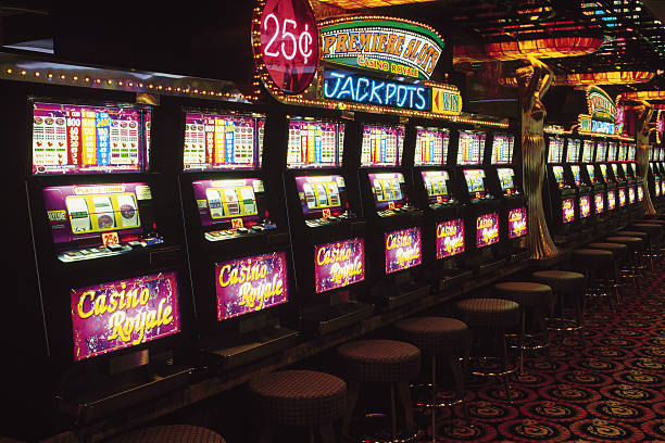 giga303 Starburst live roulette wheel broadcast with professional studio lighting and real-time betting interface